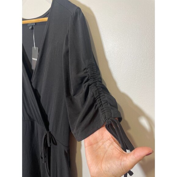Torrid Size 1X Black Dress Faux Wrap Short Sleeves Ruffle V-Neck Midi Minimalist - Picture 7 of 11